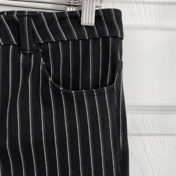 Striped capris from Banana Republic - Picture 2 of 6